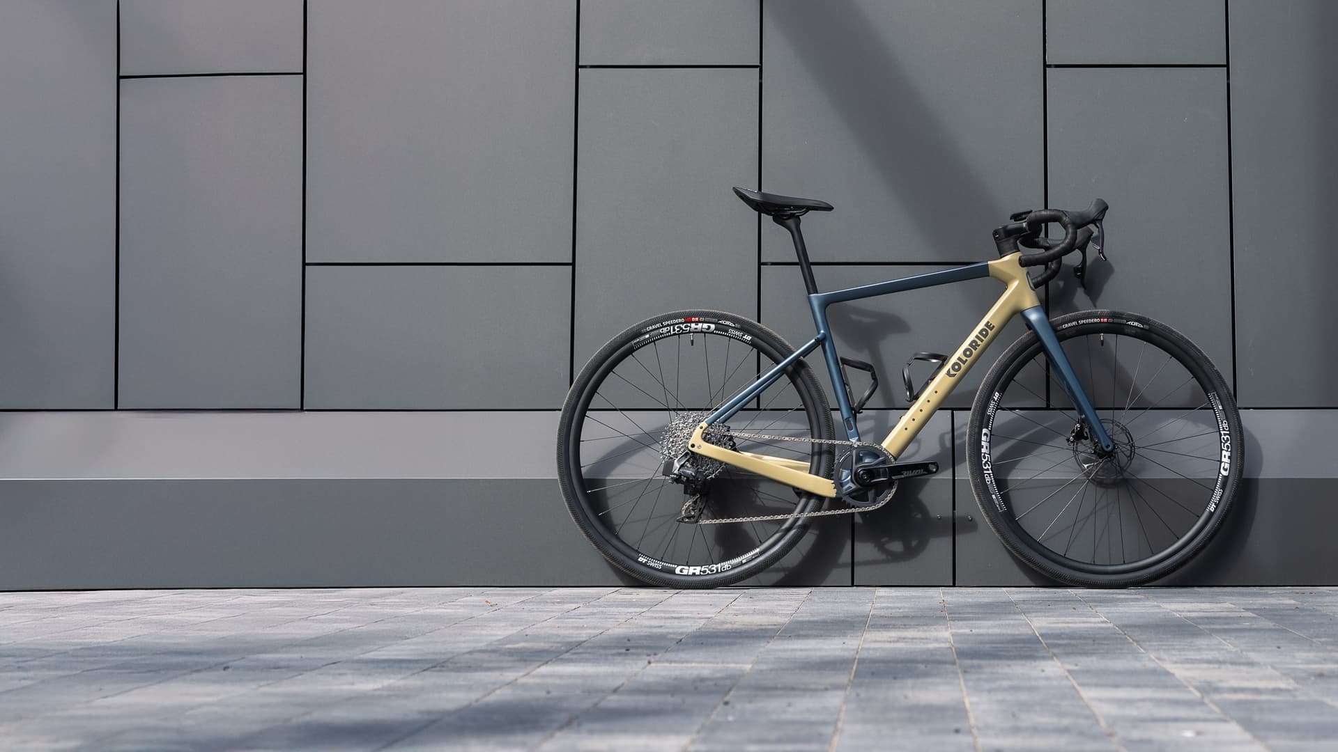 e-KOLO CF-Koloride – lekki e-gravel z systemem MAHLE X20. Dla kogo i co potrafi?